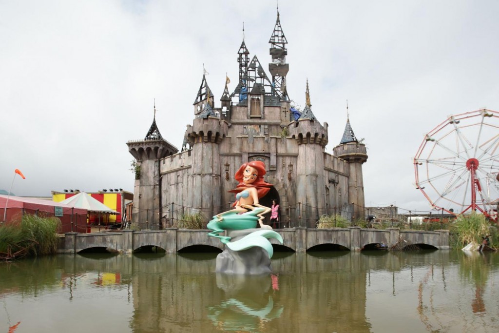 dismaland2408a