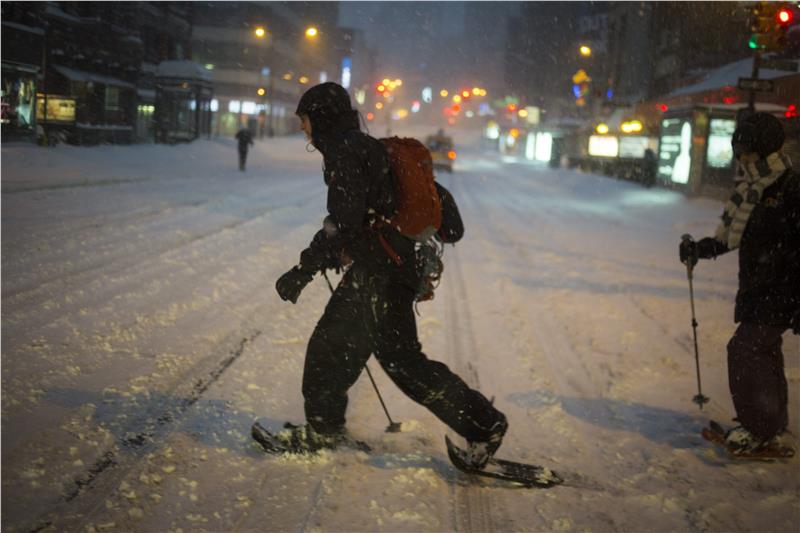 Νέα Υόρκη: Η χιονοθύελλα-τέρας έφυγε, το καθάρισμα αρχίζει